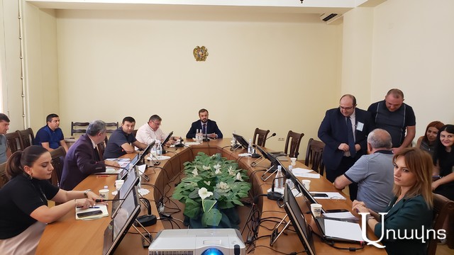«Երբ այն ժամանակ անձինք չպատժվեցին, հետեւանքը եղավ այն, որ կրկնվեց ու շատ ավելի այլանդակ ձեւով». Արծվիկ Մինասյանը՝ ԱԺ-ում միջադեպի մասին