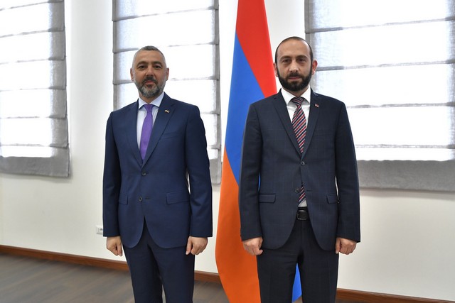 Արարատ Միրզոյանը և ՀՀ-ում Բուլղարիայի դեսպանը կարևորել են Երևանի և Սոֆիայի միջև ուղիղ ավիաչվերթ բացելու ուղղությամբ տարվող աշխատանքները, անդրադարձել պատերազմի հետևանքով ստեղծված հումանիտար խնդիրներին