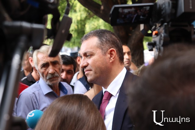 Վահան Քերոբյանը ցուցարարներին խոստացավ մեկ-երկու օրում լուծել խաղողի մթերման հարցը