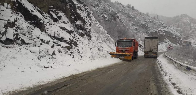 Դիլիջանի ոլորաններում ձյուն է տեղում