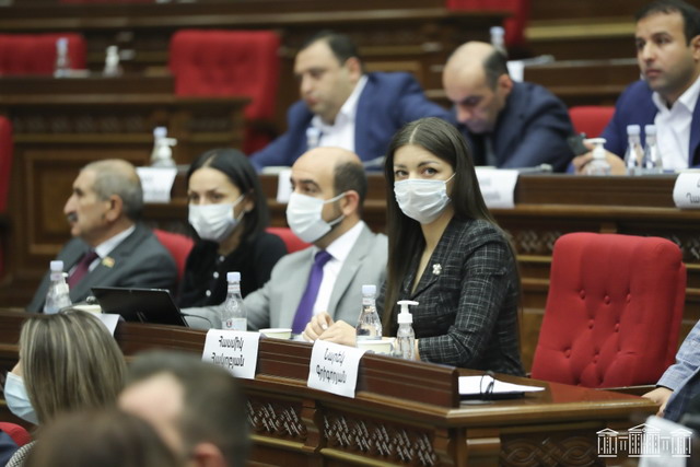 «ՀՀ են ժամանել թուրք գործակալներ», «Ծովից ծով ենք սարքելու հայերի երկիրը»․ պատգամավորները զավեշտալի վերնագրեր մեջբերեցին