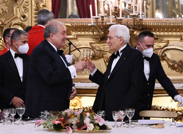 «Ես հույս ունեմ, որ այսօր մենք սկսում ենք հաջորդ 2000 տարվա պատմության առաջին օրը». պետական ընթրիք Իտալիայում՝ ի պատիվ Հայաստանի նախագահ Արմեն Սարգսյանի և նրա տիկնոջ