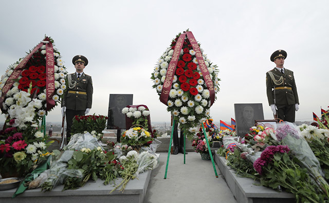 Ներկայացվել են զոհված զինվորականներ՝ Արթուր Սարգսյանի և Սերգեյ Շաքարյանի անցած հերոսական մարտական ուղին և կատարած սխրանքները
