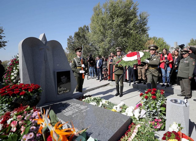 Հիշատակի միջոցառում Եռաբլուրում՝ նվիրված ՀՀ ազգային հերոս Վահագն Ասատրյանին