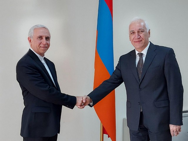 Անհրաժեշտություն կա հստակեցնելու անելիքները, որպեսզի գործարար շրջանակները կարողանան առավել ակտիվ համագործակցել. նախարար Խաչատուրյանն ընդունել է ՀՀ-ում Իրանի դեսպանին