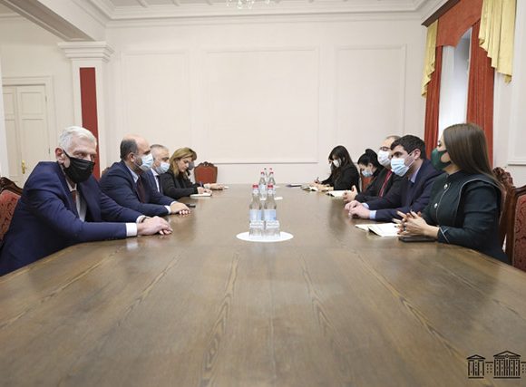 Անդրադարձ է կատարվել հետպատերազմյան իրադրությանը, կարեւորվել է տարածաշրջանում անվտանգության ու կայունության հաստատումը