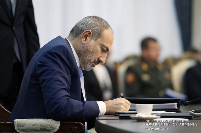 Հայաստանի եւ Ադրբեջանի միջեւ կռվախնձորը եռակողմ համաձայնագրի վերաբերյալ դեռեւս չի հանդարտվել․ «Ժողովուրդ»