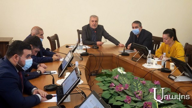 «Մի պարզ բան չեն հասկանում՝ այդ աթոռները այլեւս երբեք իրենց չեն վերադարձվի». Անդրանիկ Քոչարյանը՝ Ռոբերտ Քոչարյանին