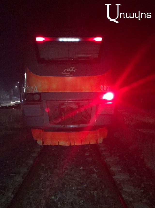 Գյումրի-Երևան ուղղությամբ ընթացող էլեկտրագնացքը վրաերթի է ենթարկել քաղաքացու (ֆոտոշարք)