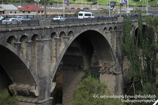 Հաղթանակ կամրջով երթևեկելիս մեքենայից կրակոցներ էին արձակել. երիտասարդ աղջիկները և տղաները ձերբակալվել են