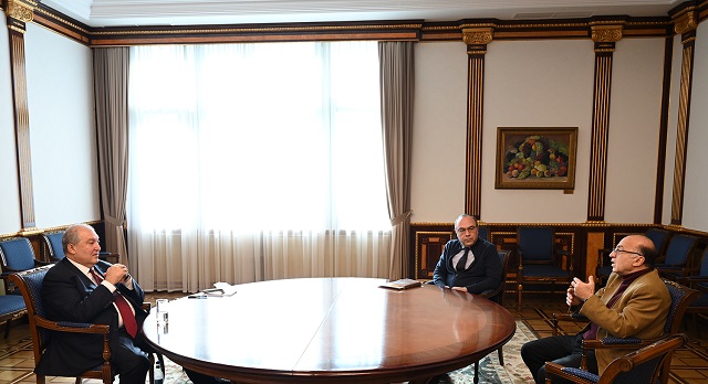 Արմեն Սարգսյանն ու Թաթուլ Մանասերյանը խոսել են երկրում տիրող իրավիճակի, ներքին խնդիրների և արտաքին մարտահրավերների մասին
