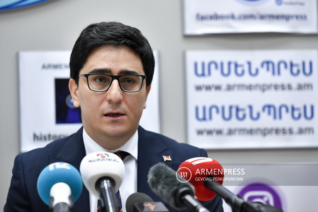 Գերիների մասին Ալեն Սիմոնյանի հայտարարությունը չի խանգարել Եղիշե Կիրակոսյանի աշխատանքին
