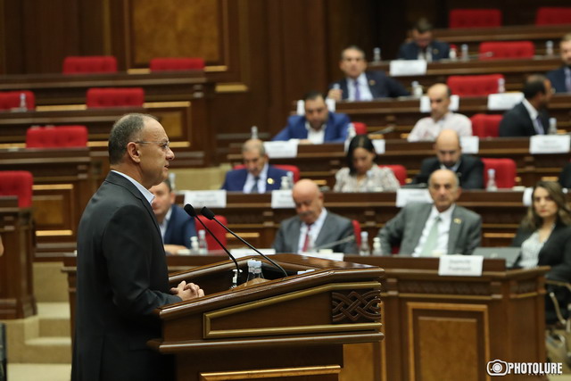 «Տմարդի, ճղճիմ ձեւով հրավիրել են սեղանի շուրջ զրուցելու եւ մի քանի տասնյակ մարդկանցով հարձակվել»․ Սեյրան Օհանյան