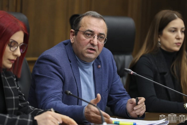 «Փաշինյանը պետական դավաճանության հերթական քայլն է թույլ տալիս»․ Մինասյանը հերքում է հայ դատի մասին վարչապետի պնդումը