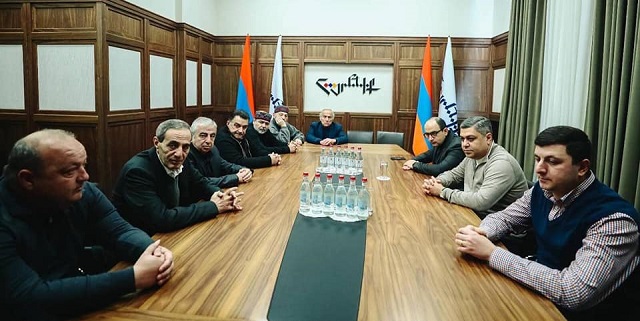 «Պատիվ ունեմ» խմբակցության պատգամավորների հետ քննարկվել են Հայաստանի առջև ծառացած ներքին և արտաքին մարտահրավերները