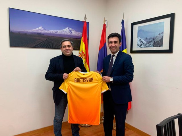 Հայաստանի ֆուտբոլի ֆեդերացիան նախատեսում է իսպանական կառույցների հետ ծրագրեր իրականացնել կրթության ոլորտում. ՀՖՖ նախագահը և փոխնախագահն Իսպանիայում են