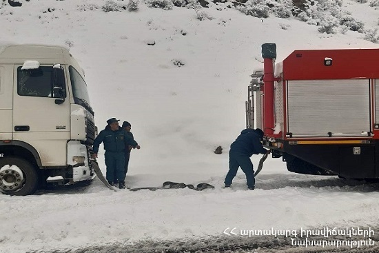 Կապան-Տաթև ճանապարհահատվածից դուրս են բերել 38 արգելափակված բեռնատար ավտոմեքենա