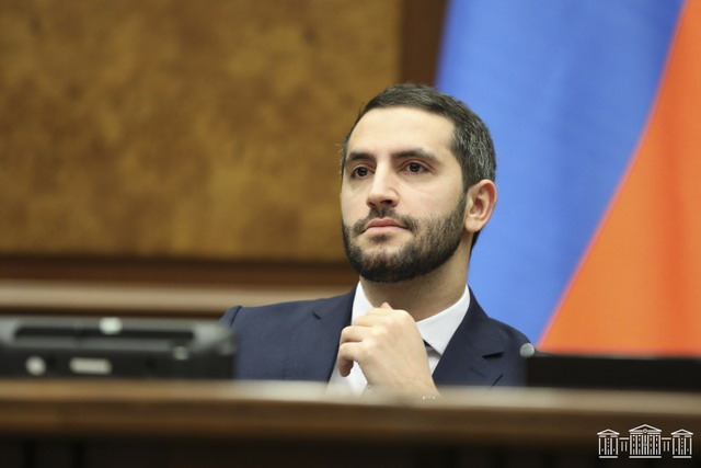 «Հասկացանք, ԱԺ-ում բոլորը դարձել են թուրք ու դավաճան բռնող»․ Ռուբինյանը առաջարկ արեց ընդդիմությանը
