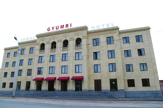 «Գյումրի» հյուրանոցում 24 սենյակ է ամրագրել, օգտվել գիշերակացից ու խաբելով՝ հեռացել