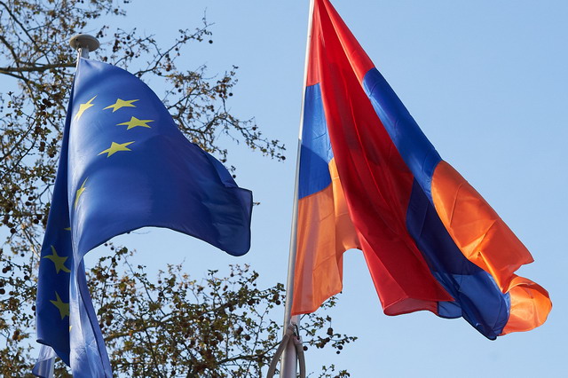 Ինչպե՞ս էին Հայաստանում վերաբերվում ԵՄ-ին եւ ԱՄՆ-ին մինչ 44-օրյա պատերազմը եւ հետո