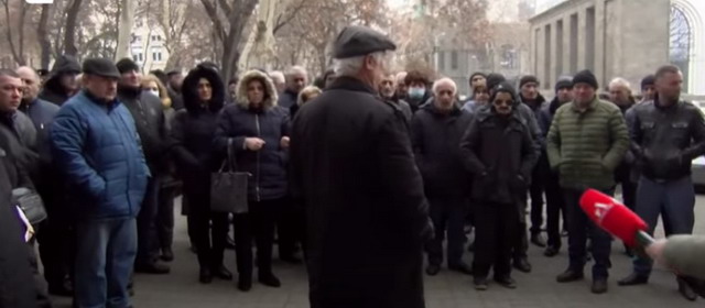«Պահանջում ենք՝ Քարինտակ գյուղից Շուշի ճանապարհին դրվի ռուսական հենակետ. այսօր Շուշիում կա 300-ի չափ թուրքական հատուկ նշանակության զորամաս». Արցախից տեղահանվածների ցույց՝ Երևանում