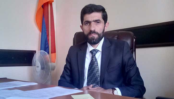Երևանում ոստիկանները բերման են ենթարկել Ավան վարչական շրջանի ղեկավարի տեղակալին. նրա մոտ հայտնաբերվել է օգտագործած կաթուցիչ. shamshyan.com