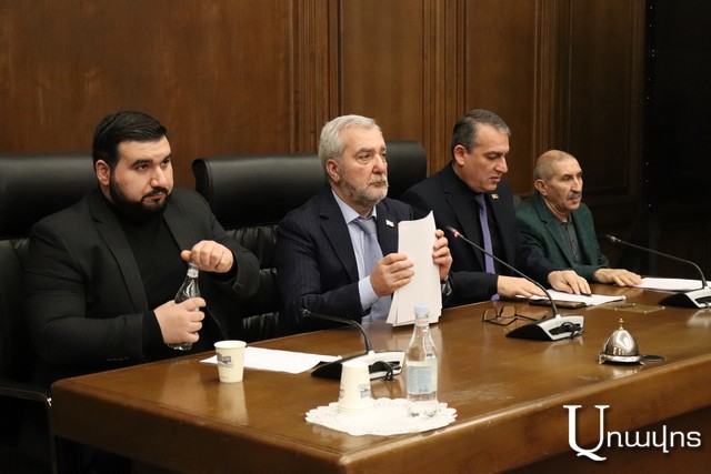 «Քաղաքական ֆրակցիան կամաց-կամաց վերածվում է մուննաթների ֆրակցիայի». Անդրանիկ Քոչարյան
