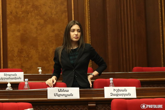 «Ամեն ինչ չէ, որ հարցականով է վերջանում, ուրեմն հարց է»․ Արշակյանը՝ Աննա Մկրտչյանին