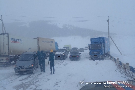 Ապարան-Սպիտակ ավտոճանապարհին արգելափակումից 80 ավտոմեքենա է դուրս բերվել