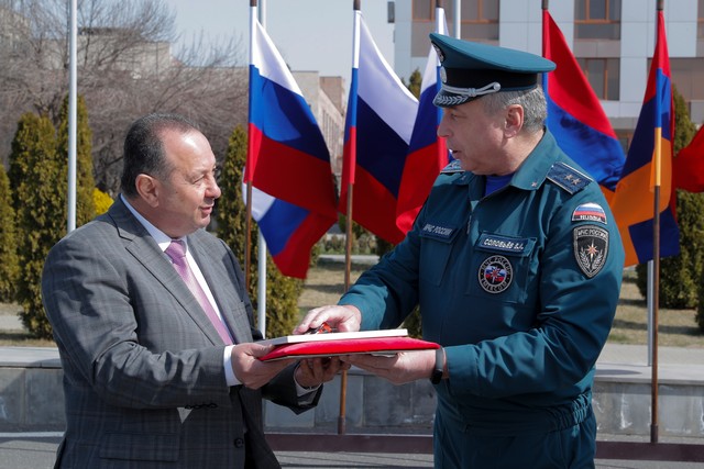 ՌԴ ԱԻՆ-ը հումանիտար օգնություն է փոխանցել Հայաստանի արտակարգ իրավիճակների նախարարությանը