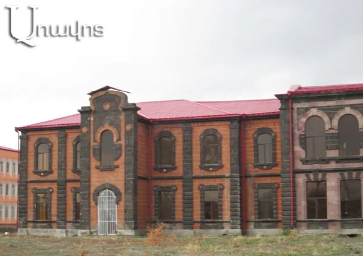 Շվեցարահայ գործարարից հետ կվերցնե՞ն Գյումրիում նվիրաբերած պատմական շենքը