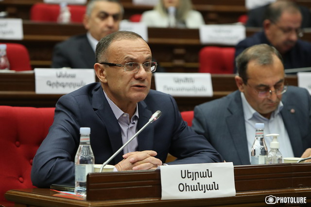 «Փակ նիստում ներկայացրեք բանակցվող փաստաթղթերը»․ Սեյրան Օհանյանի առաջարկը վարչապետին