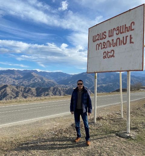 «Ընդամենը պետք է մի զիջում էլ անել Ադրբեջանին՝ հանձնել մի «գորշ և մռայլ» Խծաբերդ, մի «անպիտան» Սև լիճ, կարևորը՝ խաղաղություն լինի, առևտուր անենք». Ավետիք Չալաբյան