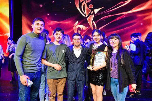 Ազնավուրի անվան մշակույթի և արվեստի քոլեջի սանը՝ Ղազախստանում կայացած երգի միջազգային մրցույթի առաջին մրցանակակիր