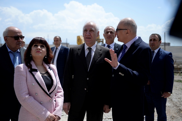 ՀՀ նախագահը Գյումրիում ծանոթացել է «Մուշ-2» թաղամասում Հայաստան համահայկական հիմնադրամի կողմից կառուցվող շենքերի շինաշխատանքներին