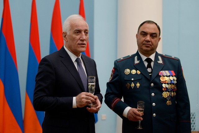 «Հույս եմ հայտնում, որ ոստիկանությունը կծառայի ՀՀ ժողովրդավարական արժեքների պահպանման համար». ՀՀ նախագահը պետական պարգևներ է հանձնել ոստիկանության օրվա առթիվ