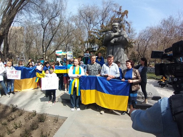 Տարաս Շևչենկոյի հուշարձանի մոտ տեղի ունեցավ ցույց ի աջակցություն Ուկրաինայի