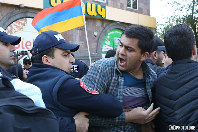 Հայաստանի Հելսինկյան կոմիտեն կոչ է անում՝ բացառել խաղաղ հավաքների մասնակիցների նկատմամբ անհամաչափ ուժի և բռնությունների կիրառումը