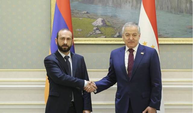 Հայաստանի և Տաջիկստանի ԱԳ նախարարները քննարկել են երկու երկրների միջև համագործակցությանը վերաբերող հարցեր