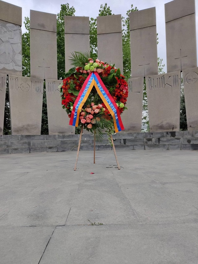 Սերժ Սարգսյանի անունից հարգանքի տուրք է մատուցվել Հայրենիքի ազատության և անկախության համար նահատակված հերոսների հիշատակին