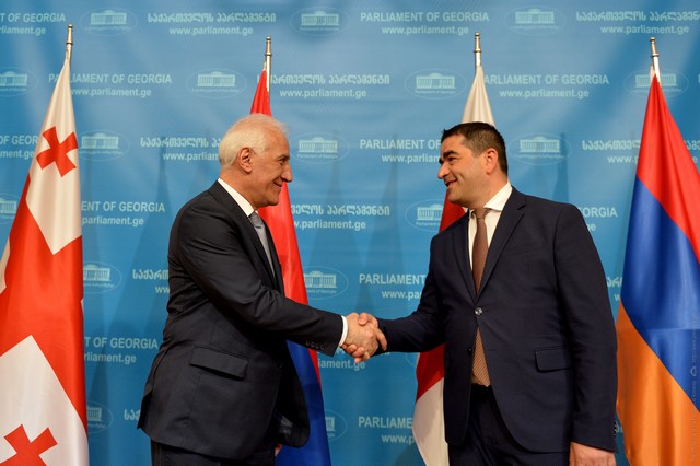 «Հայաստանը մեծապես կարևորում է հայ-վրացական հարաբերությունները». Վահագն Խաչատուրյանը հանդիպում է ունեցել Վրաստանի խորհրդարանի նախագահի հետ