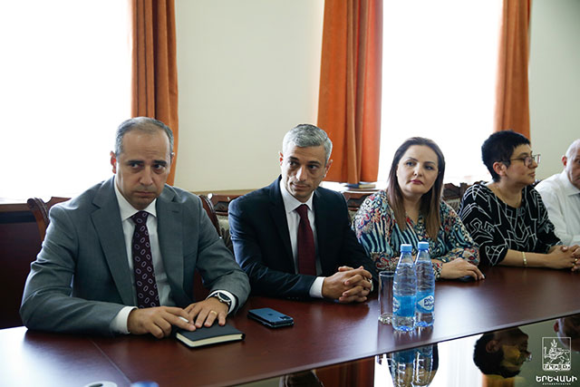 Հրաչյա Սարգսյանը ներկայացրել է Նոր Նորք վարչական շրջանի նոր ղեկավարին