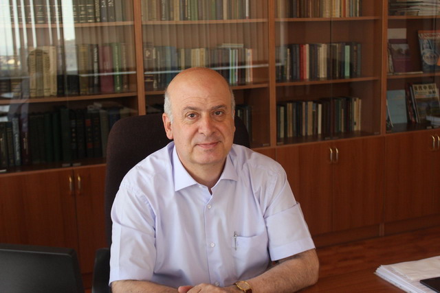 «Հայաստանում այսօր ռուսական դպրոց չկա, բոլորը հայկական են». Դավիթ Գյուրջինյան