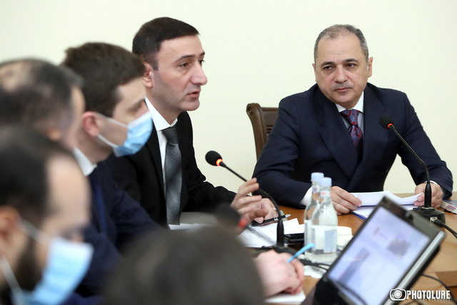 Վահե Հակոբյանին օրենքով պաշտոնազրկելու հարցը հանձնաժողովում քննարկել են