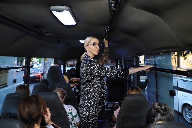 Երթուղայինները լեփ-լեցուն են. ավելի ու ավելի շատ նոր ավտոբուսներ են հայտնվել քաղաքում, բայց տրանսպորտի վիճակը տխուր է. Նատալյա Արզաքանցյան