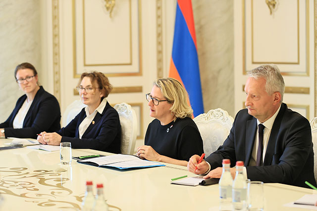 Սվենյա Շուլցեն ԳԴՀ կառավարության պատրաստակամությունն է հայտնել՝ շարունակելու, զարգացնելու Հայաստանի հետ փոխշահավետ գործընկերությունը և համատեղ ծրագրերը