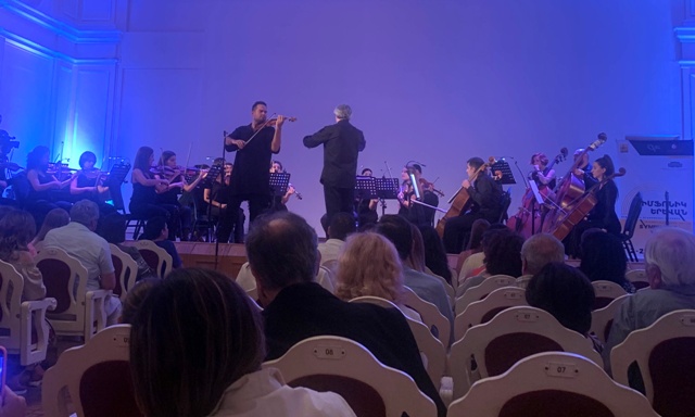 «Սիմֆոնիկ Երևան» միջազգային փառատոնի շրջանակում ելույթ ունեցավ Մարկ Բուշկովը