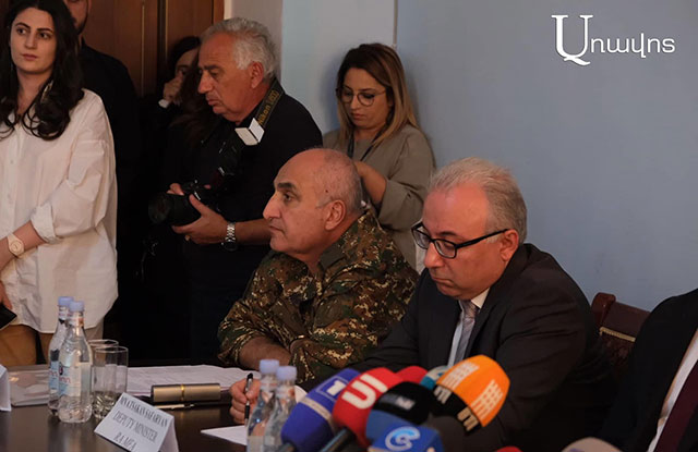 «Ադրբեջանցիներին հաջողվել է մտնել միայն այն դիրքեր, որտեղ մեր զինվորները մինչեւ վերջ կանգնել են եւ զոհվել». ԳՇ պետի տեղակալ
