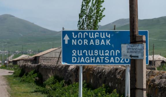 «Մենք չենք կարող բացառել, որ այդ դեպքերը կկրկնվեն, քանի որ ադրբեջանցիներն այնտեղ նստած են»․ Նորաբակ համայնքի վարչական ղեկավար