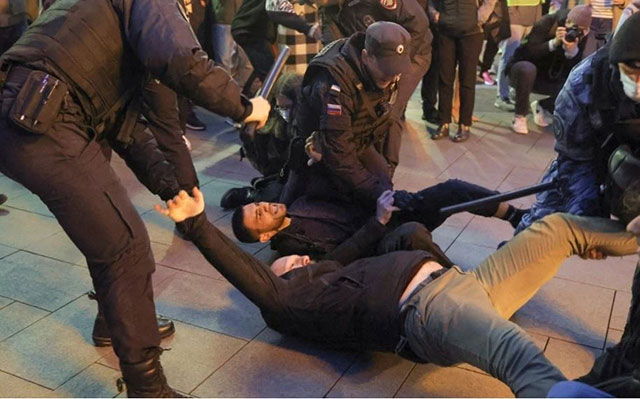 Ռուսաստանում ավելի քան 500 ցուցարար է ձերբակալվել՝ զորահավաքի դեմ սկսված ցույցերի ժամանակ